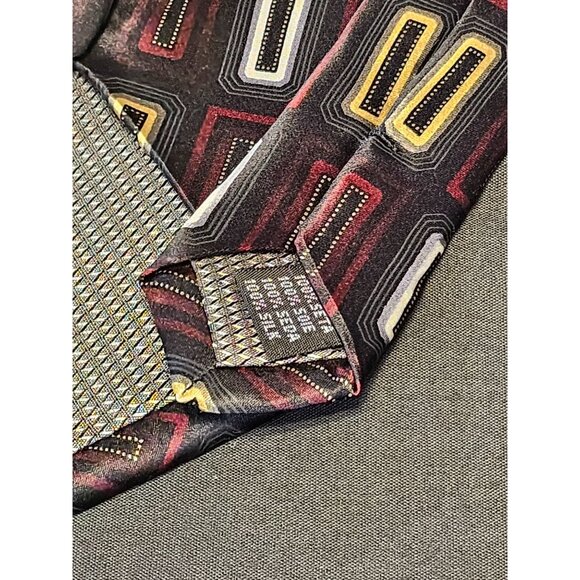 Kilburne & Finch Geometric Pattern Tie - Picture 5 of 9